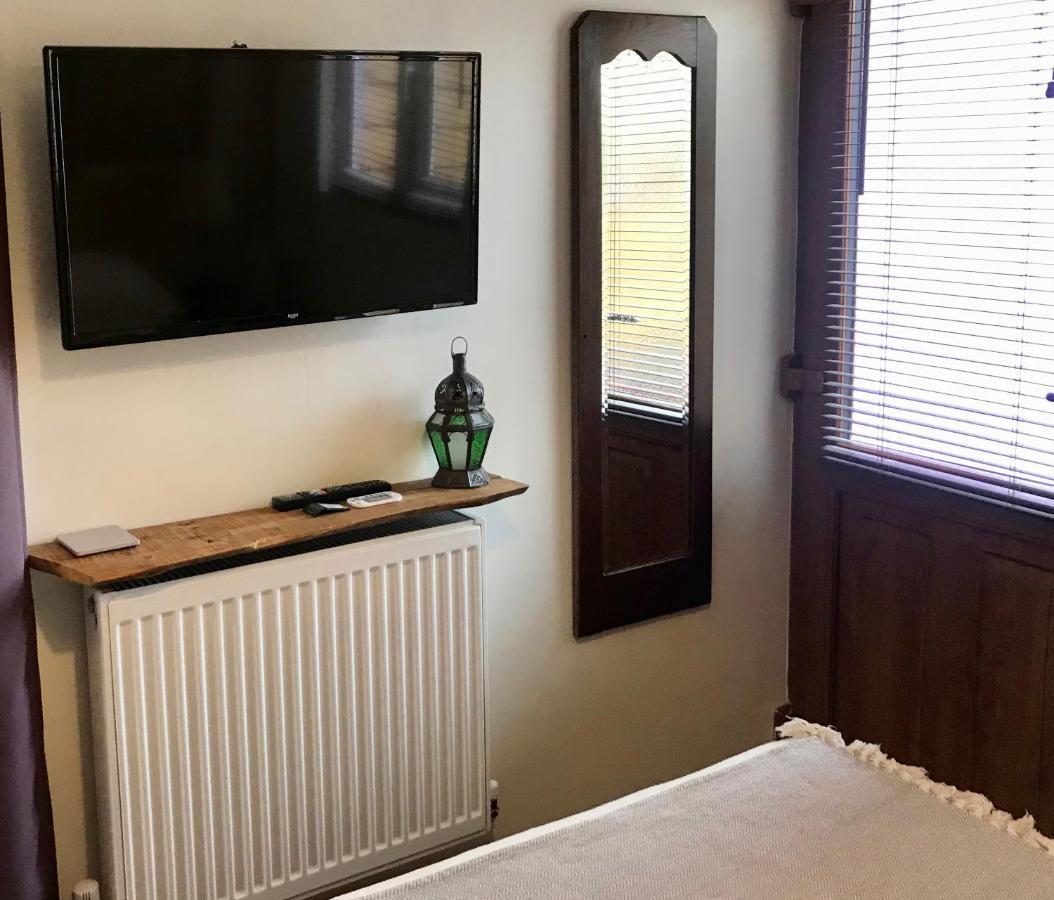 Cute Self-Contained Guest Room With Ensuite And Private Decked Porch In Glastonbury Exteriör bild